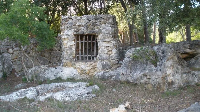 Fangar vell - Image 1