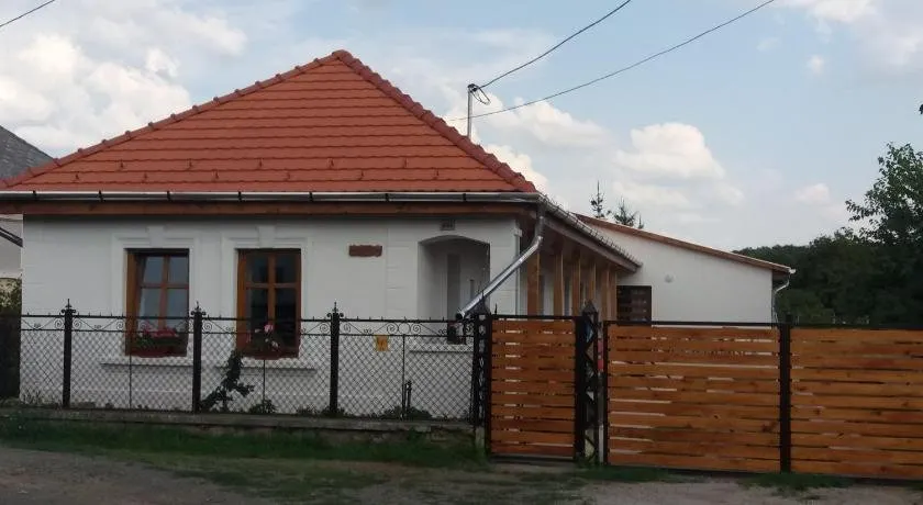 Borsika Napterasz Pihenohaz - Image 1