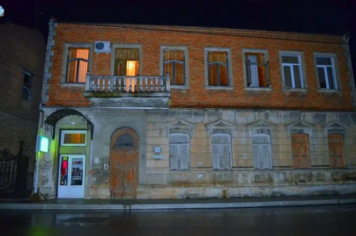 Guest House on Tamar The Queen Street 19 - Image 1
