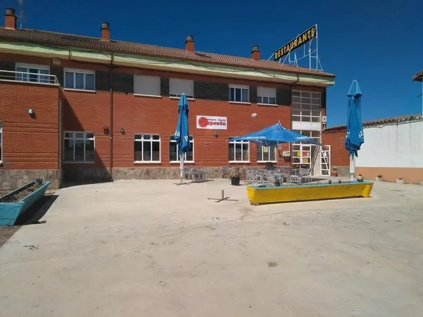 Hostal El Tropezon - Image 1