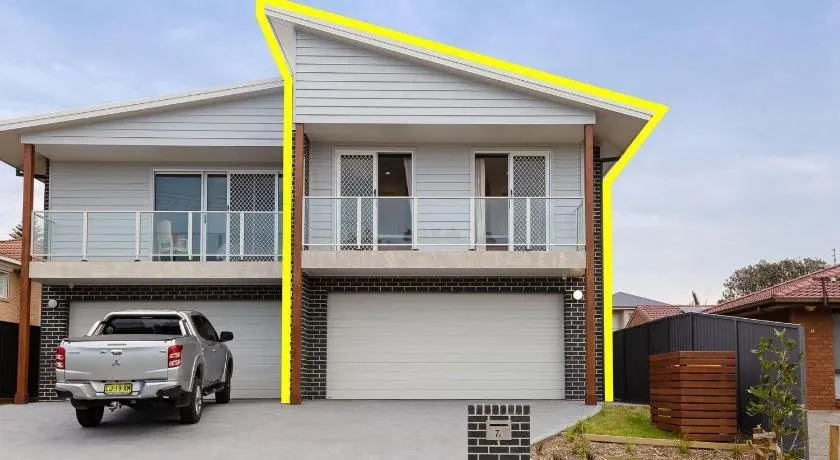 'Birubi Breezes', 2/7 Fitzroy St - Large Duplex with Air Conditioning, WIFI & only 5 minute walk to the beach - Image 1
