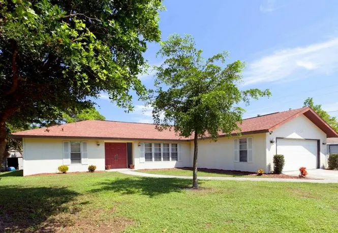 Venice Euclid Home 3 Br home by RedAwning - Image 1
