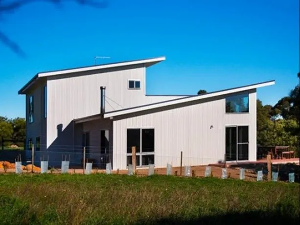 Damais - Image 1