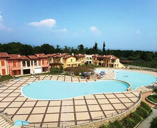 Garda Resort Apartment - Image 1