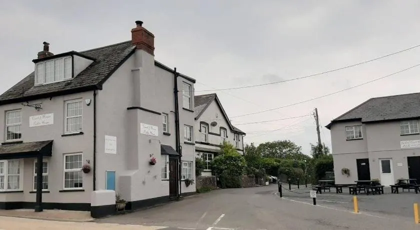 The Coach And Horses - Image 1