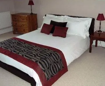 Sherwood Guesthouse - Image 1