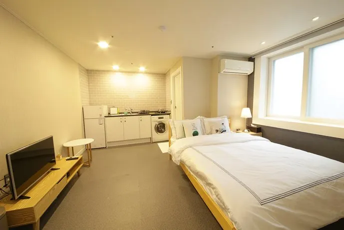 Familie Hostel - Image 1