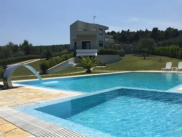Possidi Hiliadou - Image 1