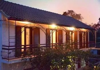 Jenny's Apartments - Image 1