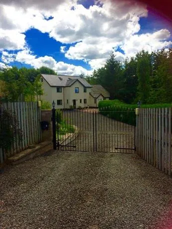Cottage at the Hollow - Image 1
