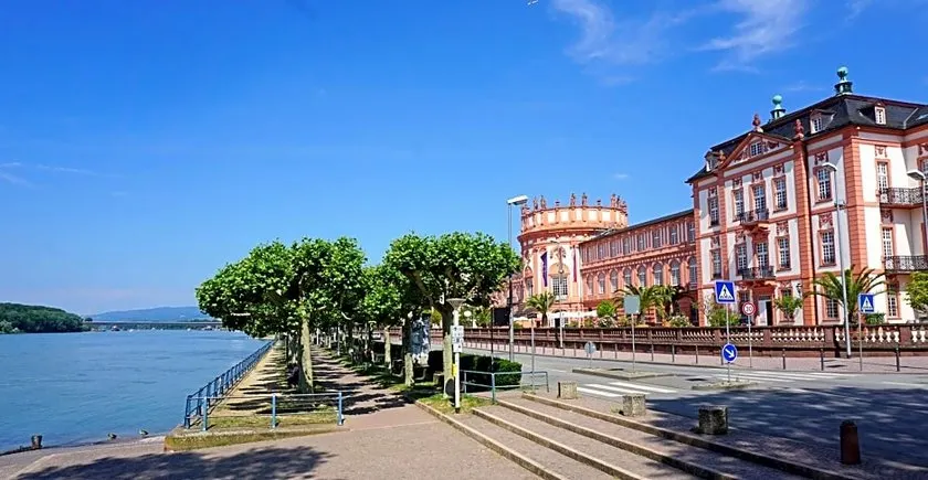 TWICE HOTEL WIESBADEN - Image 1