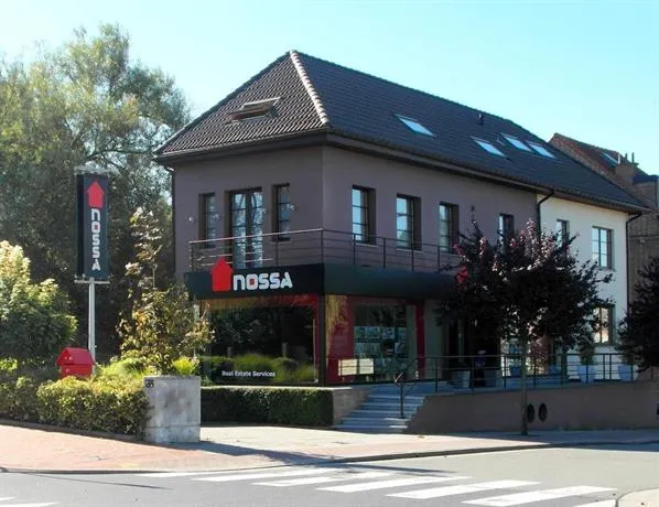 Brussels Expo Apartment - Image 1