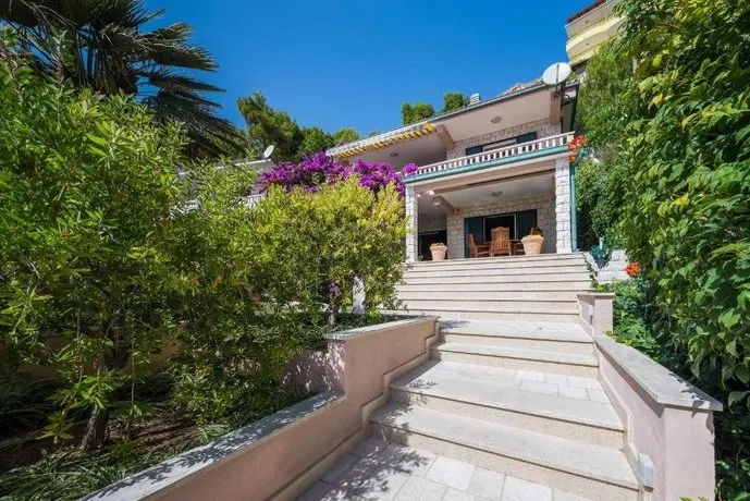 Villa Purple Rain - Image 1