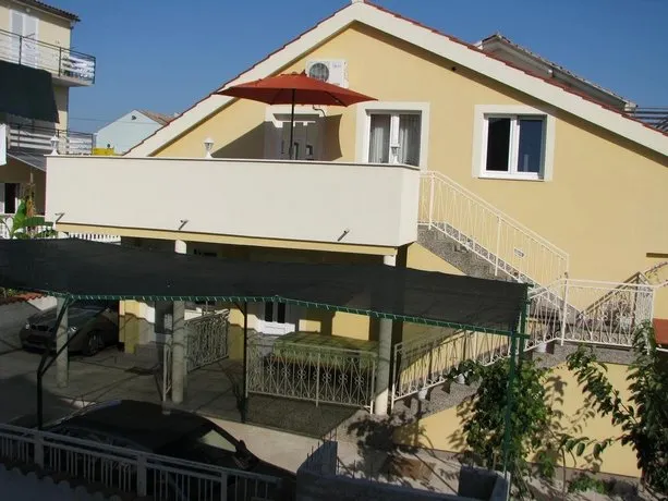 Apartment Mala Lama, Vodice - Image 1