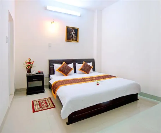 New Green Hotel - Image 1