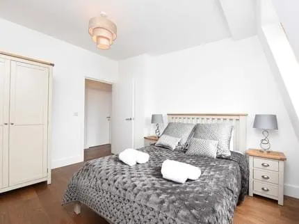 Falcon Apartments - Battersea - Image 1