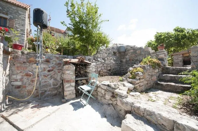 Stone House Na Rudini - Image 1