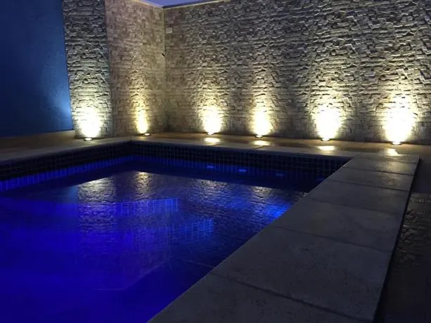 Hotel Advanced - Image 1