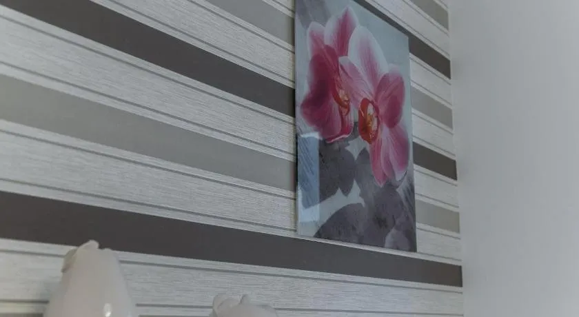Apartment Oper - Image 1