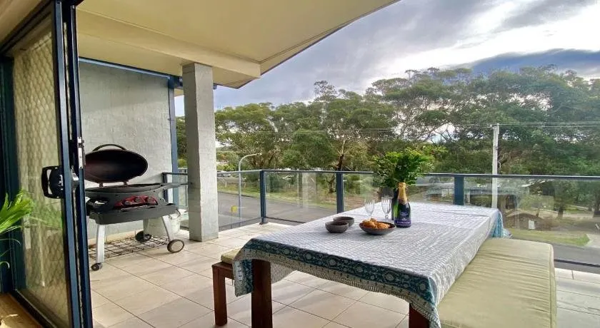 Blueys Lodge - Image 1
