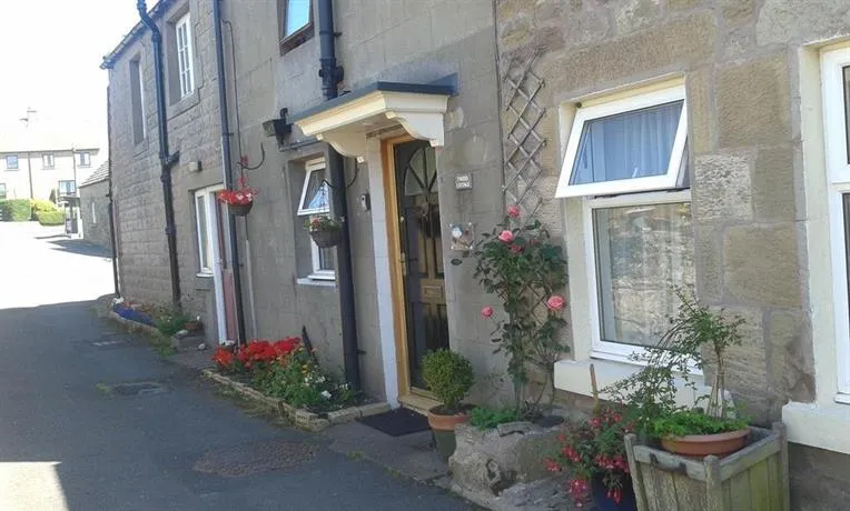 Tweed Cottage - Image 1