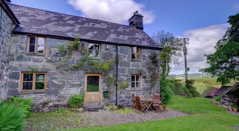 Maesgwm Farm Cottage - Image 1