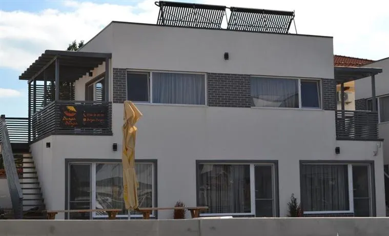 Bunga Bunga Resort Mamaia Nord - Image 1