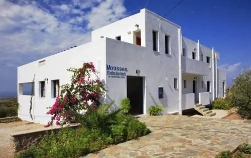 Mousses Studios & Apartments - Image 1
