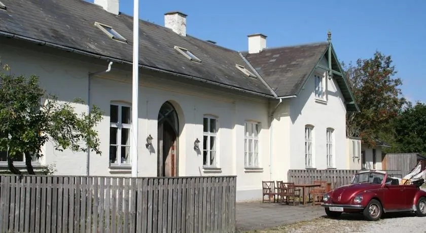 Hostel California - Image 1