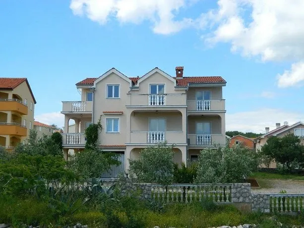 Haus Skender - Image 1