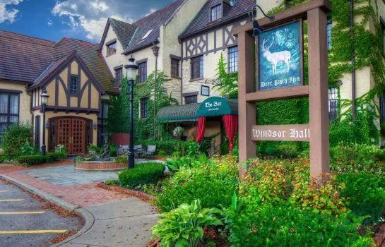 Deer Path Inn - Image 1