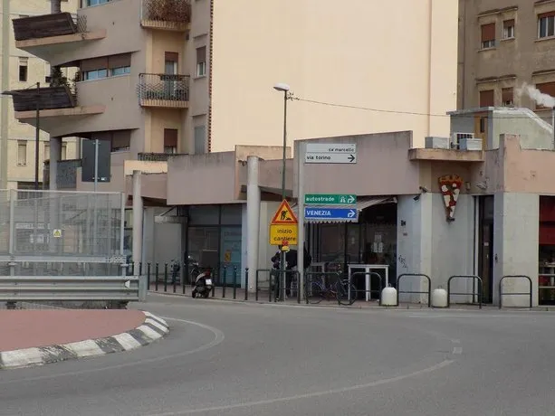 216 Venice - Image 1
