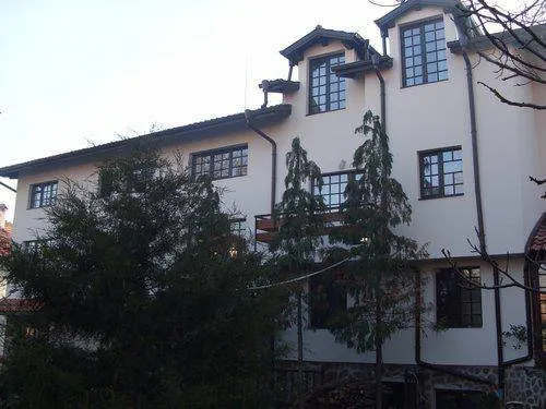 Teddy House - Image 1
