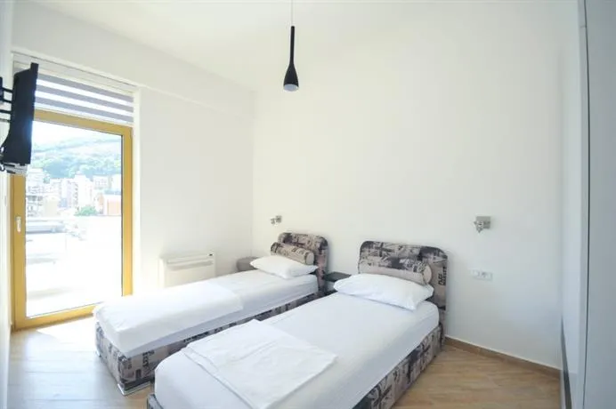 Sea Breeze LUX 1/4 + 2 Apartments - Image 1
