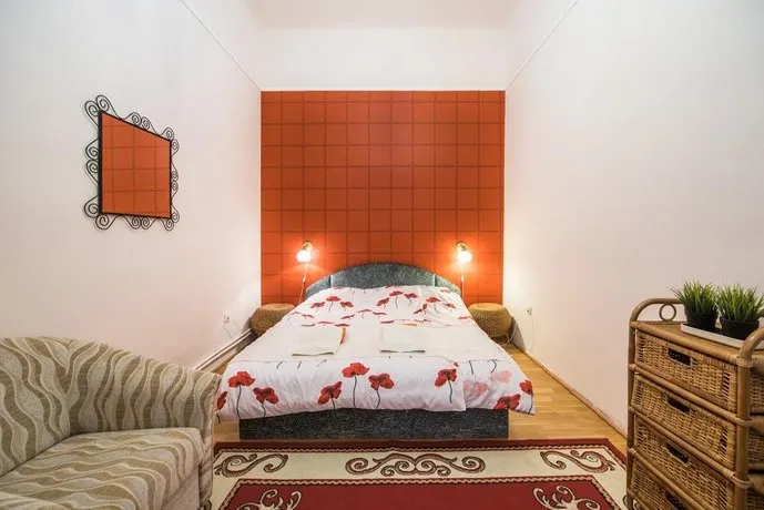 Mandy Apartments - Image 1