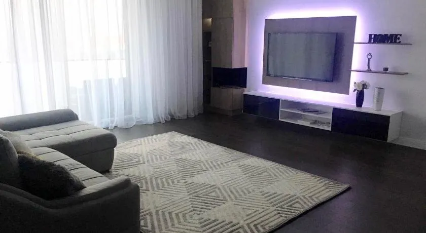 Luxury Apartment - City View - Image 1