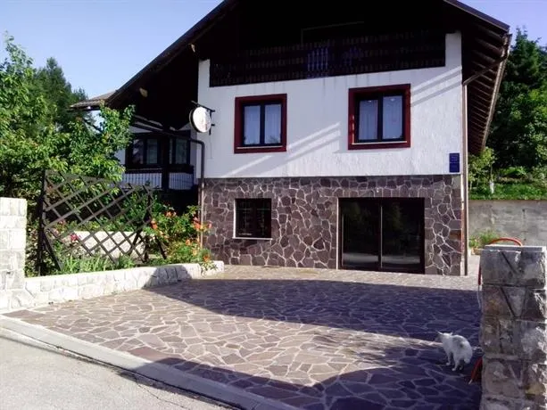 Guest House Ema - Image 1