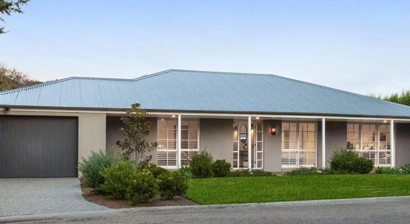 Bella Casa - Image 1