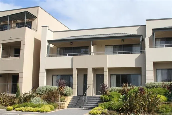 Pier Number 10 Accommodation - Image 1
