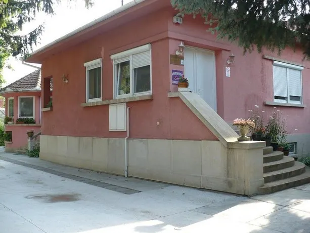 Eva Apartmanhaz Gyula - Image 1