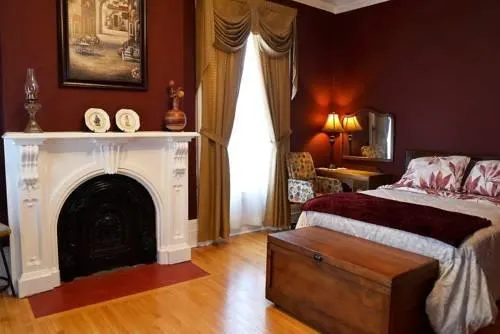 Merchant's Bank Bed & Breakfast - Image 1