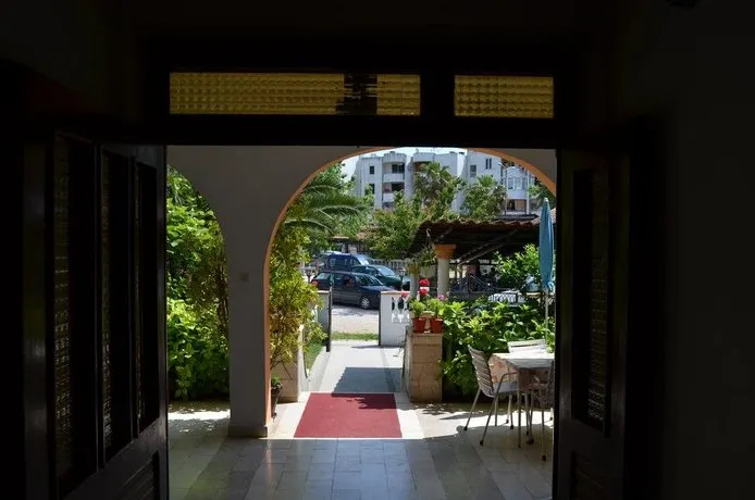 Studio Rooms Moncherie - Image 1