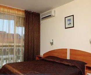 Hotel Ianis - Image 1