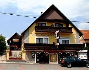 Fekete Macska Panzió - Image 1