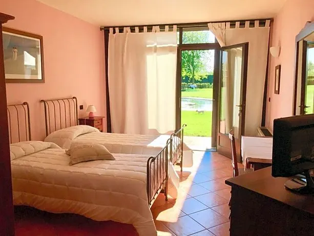 Motel Cosmera - Image 1