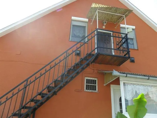 Joli Guesthouse - Image 1