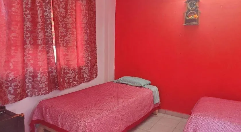 Hostal & Hotel Con Regaderas Pedro Escobedo - Image 1