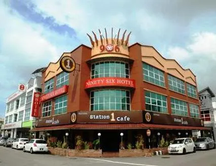 OYO 970 Hotel 906 Taman Mutiara - Image 1