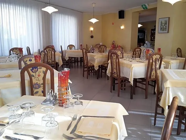 Hotel Mignon - Image 1