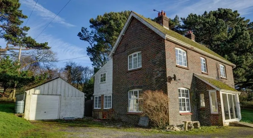 Field House - Image 1